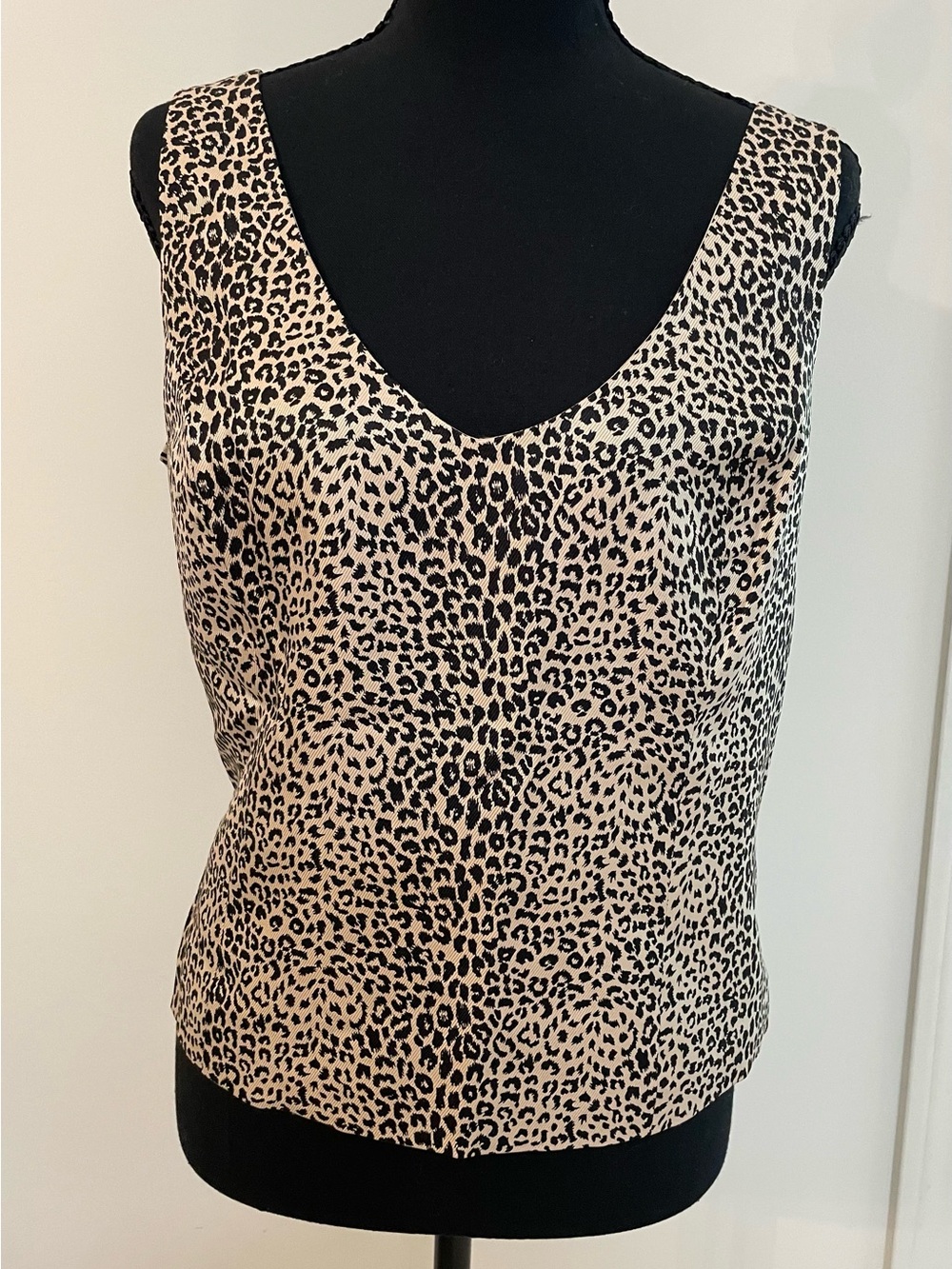 Vera Cristina 100% Silk Sleeveless VNeck Leopard Crop Top Animal Print Y2K 2000s